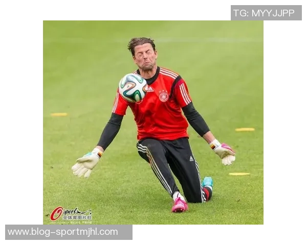 罗德里与胡桑诺夫伤愈归队积极恢复训练备战新赛季 罗德里与胡桑诺夫伤愈归队积极恢复训练备战新赛季